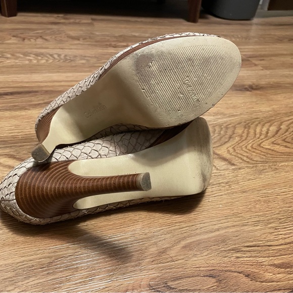 Calvin Klein Heels Size 9M - Picture 5 of 8